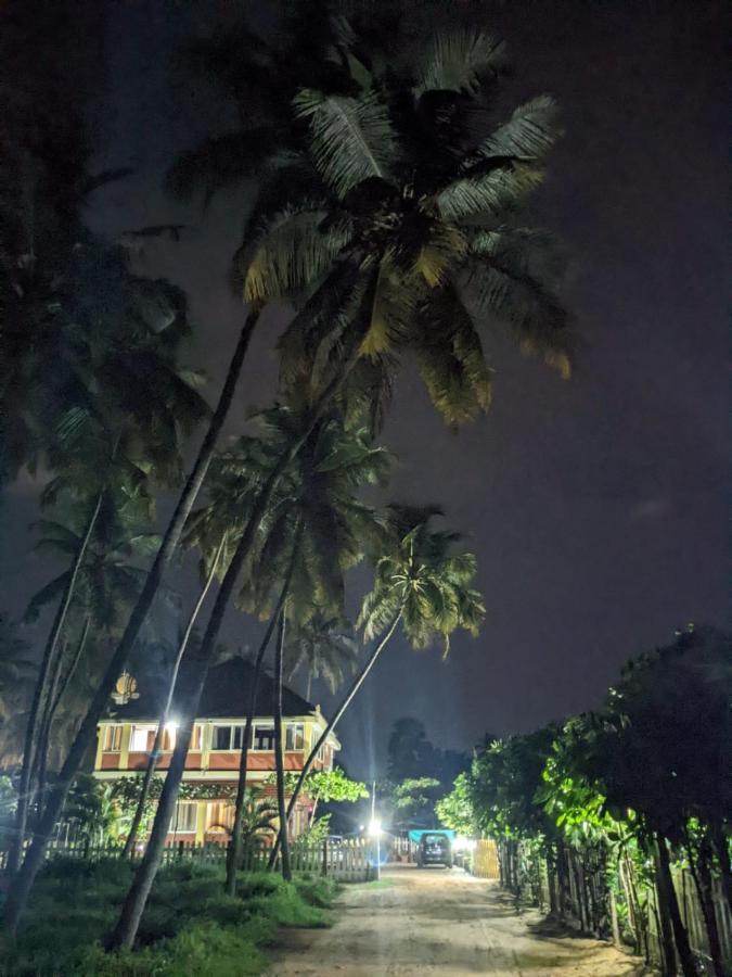 Glucklich Beach Cottages クンダプラ エクステリア 写真